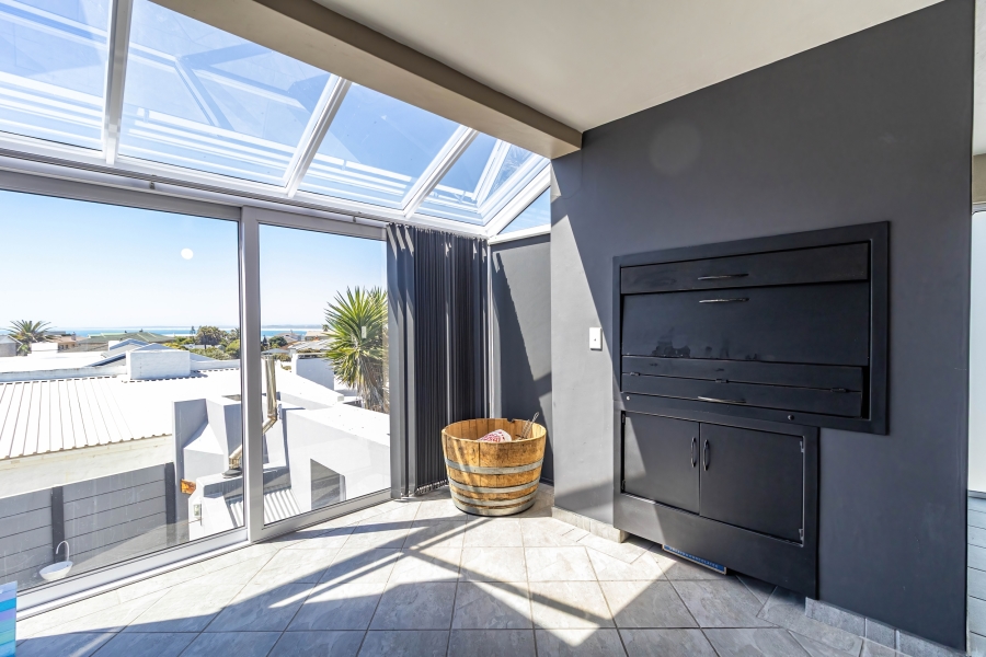 4 Bedroom Property for Sale in Yzerfontein Western Cape